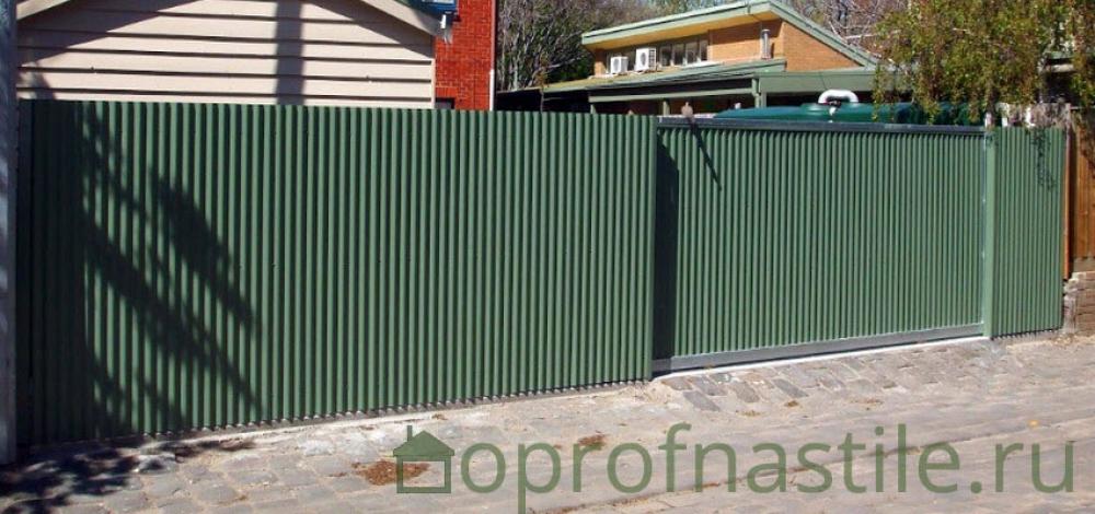 Профнастил С-8 / 2,0м (толщина 0,35мм/ширина листа 1,2/1,15м). Цвета графит, коричневый, зелёный, бордовый, синий.
